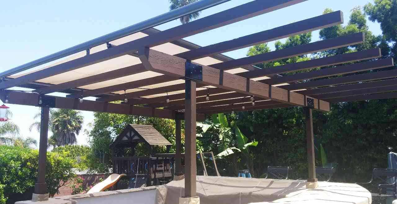 PINNACLE SKYLIGHT RETRACTABLE AWNING