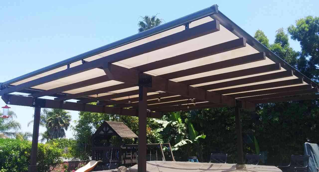 PINNACLE SKYLIGHT RETRACTABLE AWNING