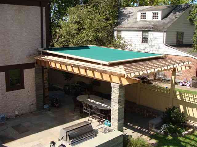 PINNACLE SKYLIGHT RETRACTABLE AWNING