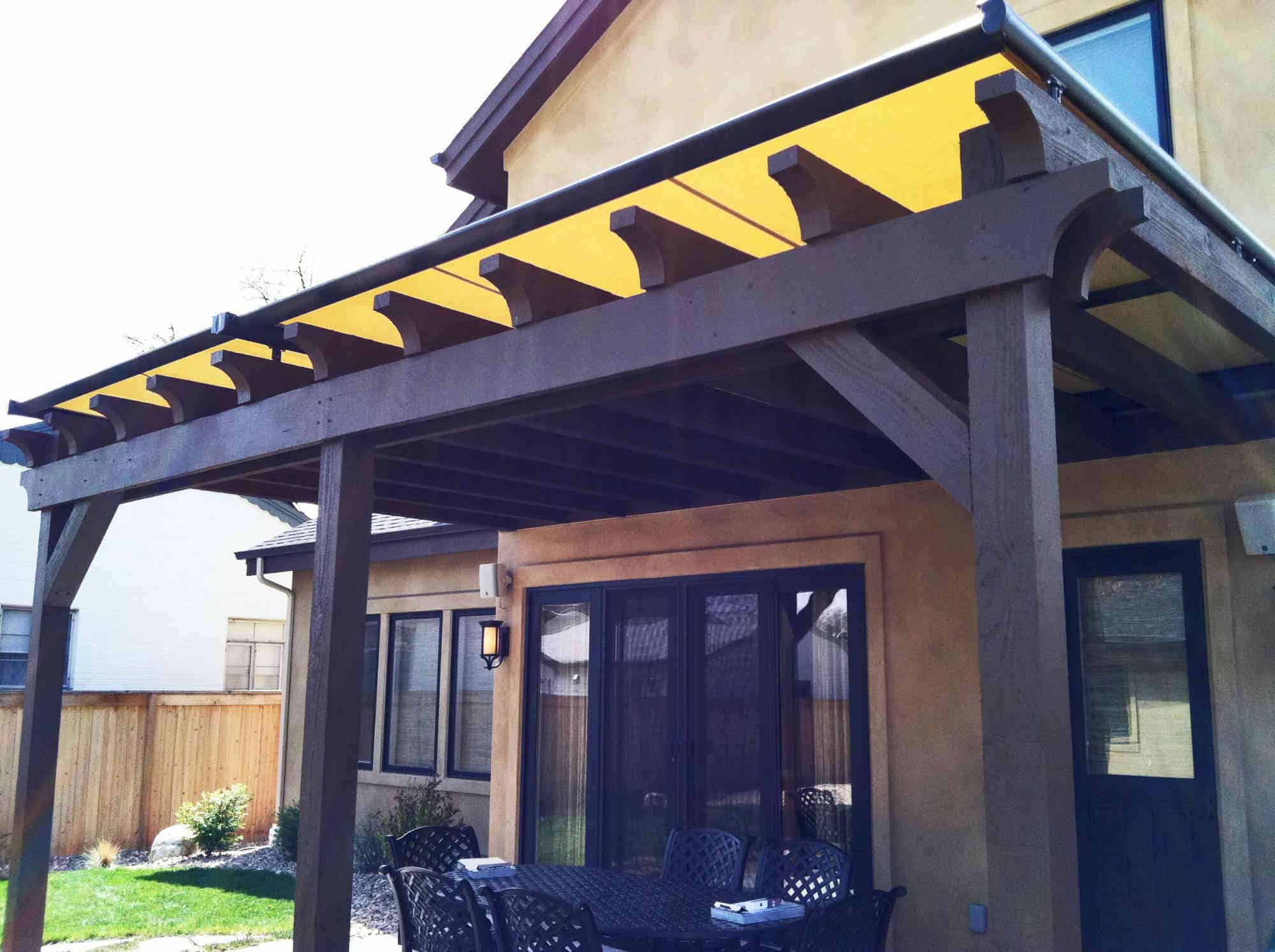 PINNACLE SKYLIGHT RETRACTABLE AWNING